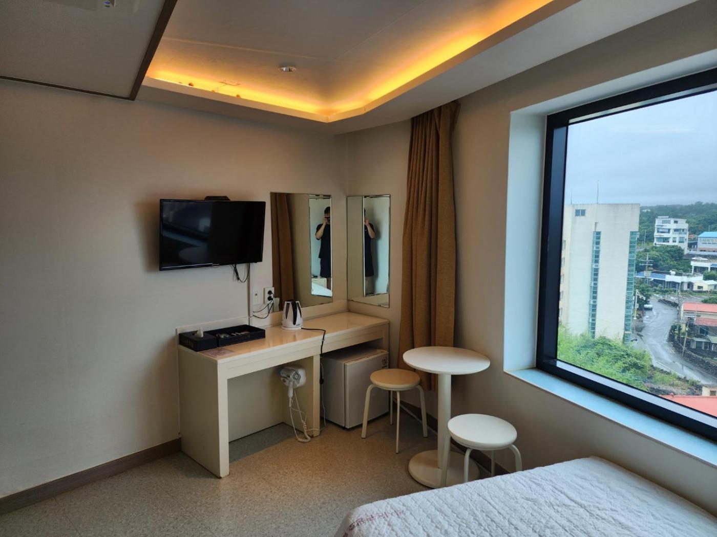 Rezion Hotel Сеогвипо Екстериор снимка
