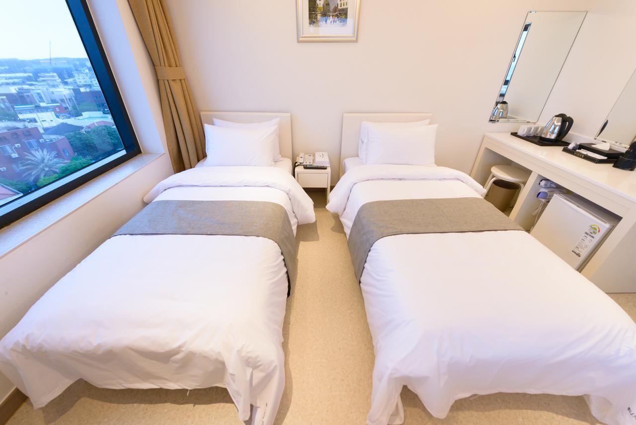 Rezion Hotel Сеогвипо Екстериор снимка