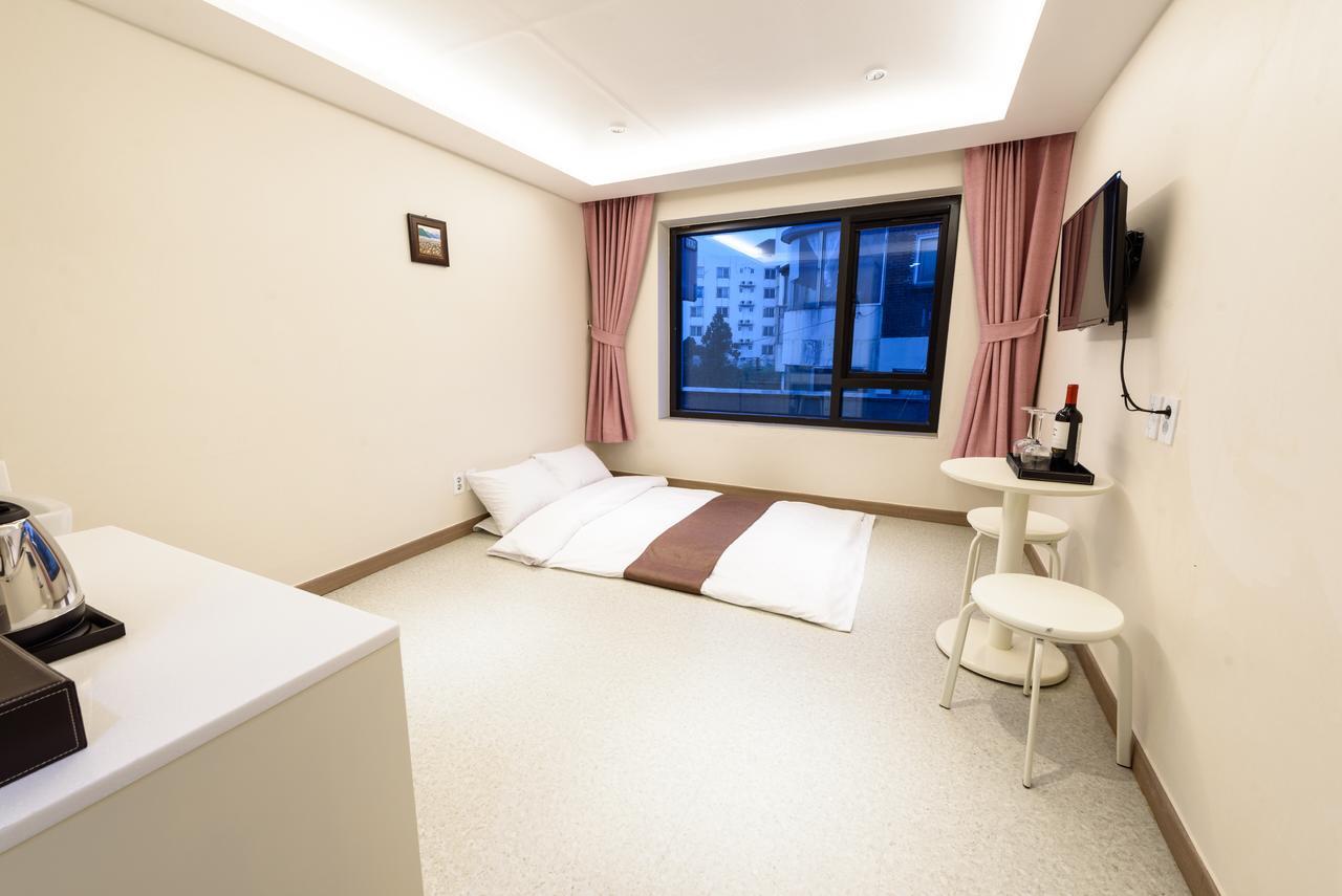Rezion Hotel Сеогвипо Екстериор снимка