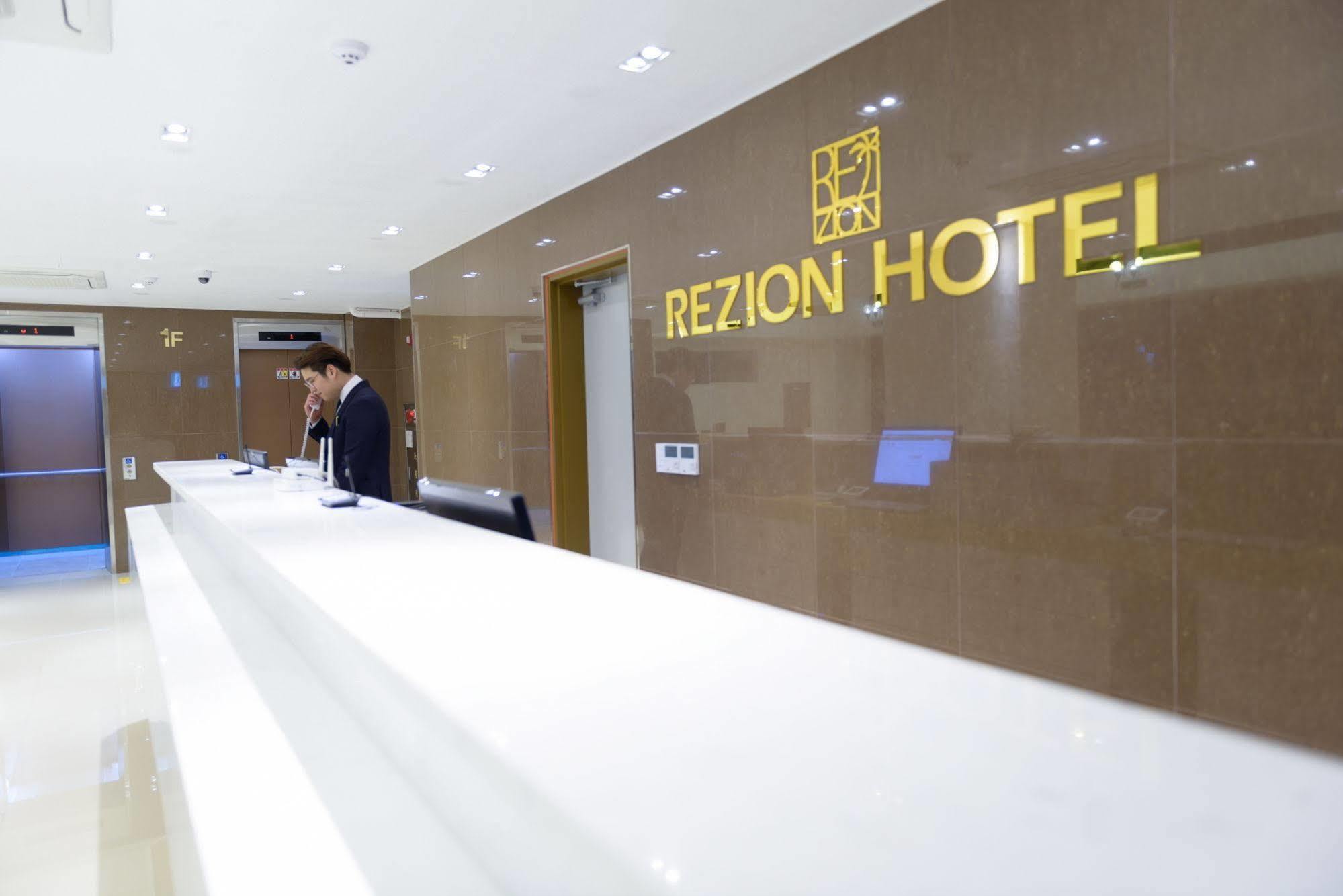 Rezion Hotel Сеогвипо Екстериор снимка