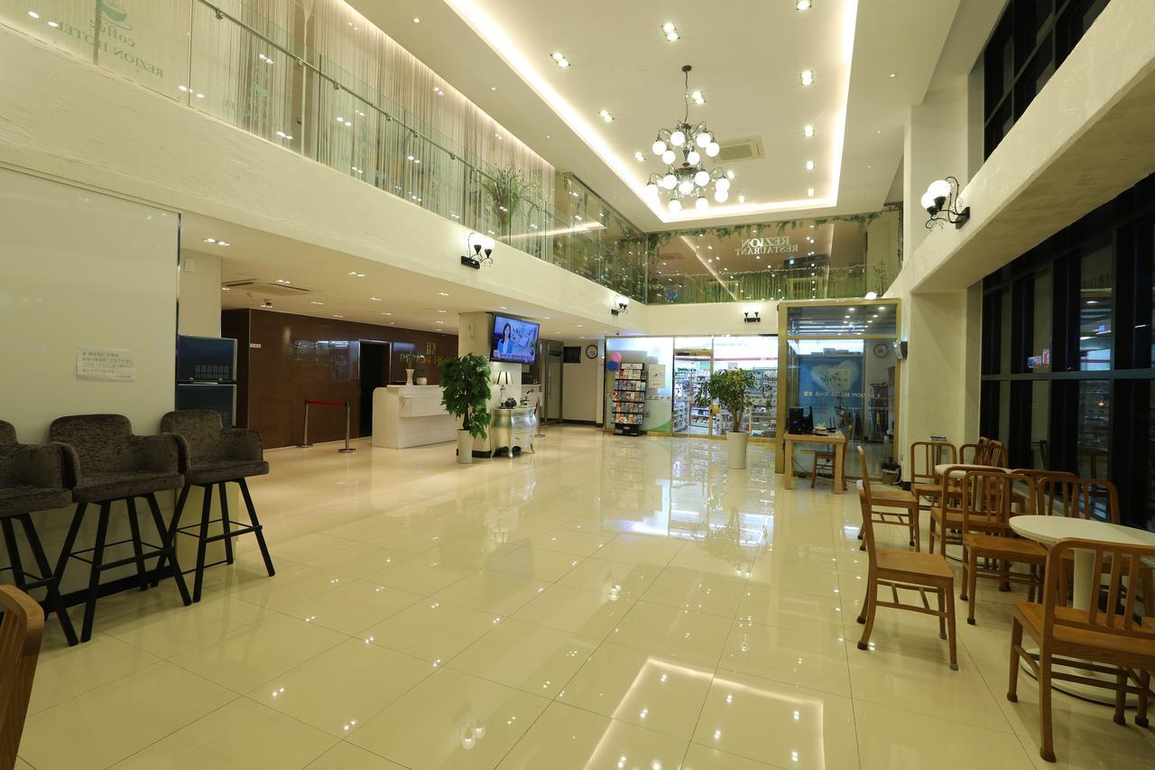 Rezion Hotel Сеогвипо Екстериор снимка